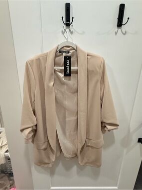 Boohoo Beige Open-Front Relaxed Blazer